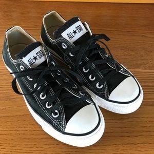 Converse All Star Low Top – LIKE NEW - black